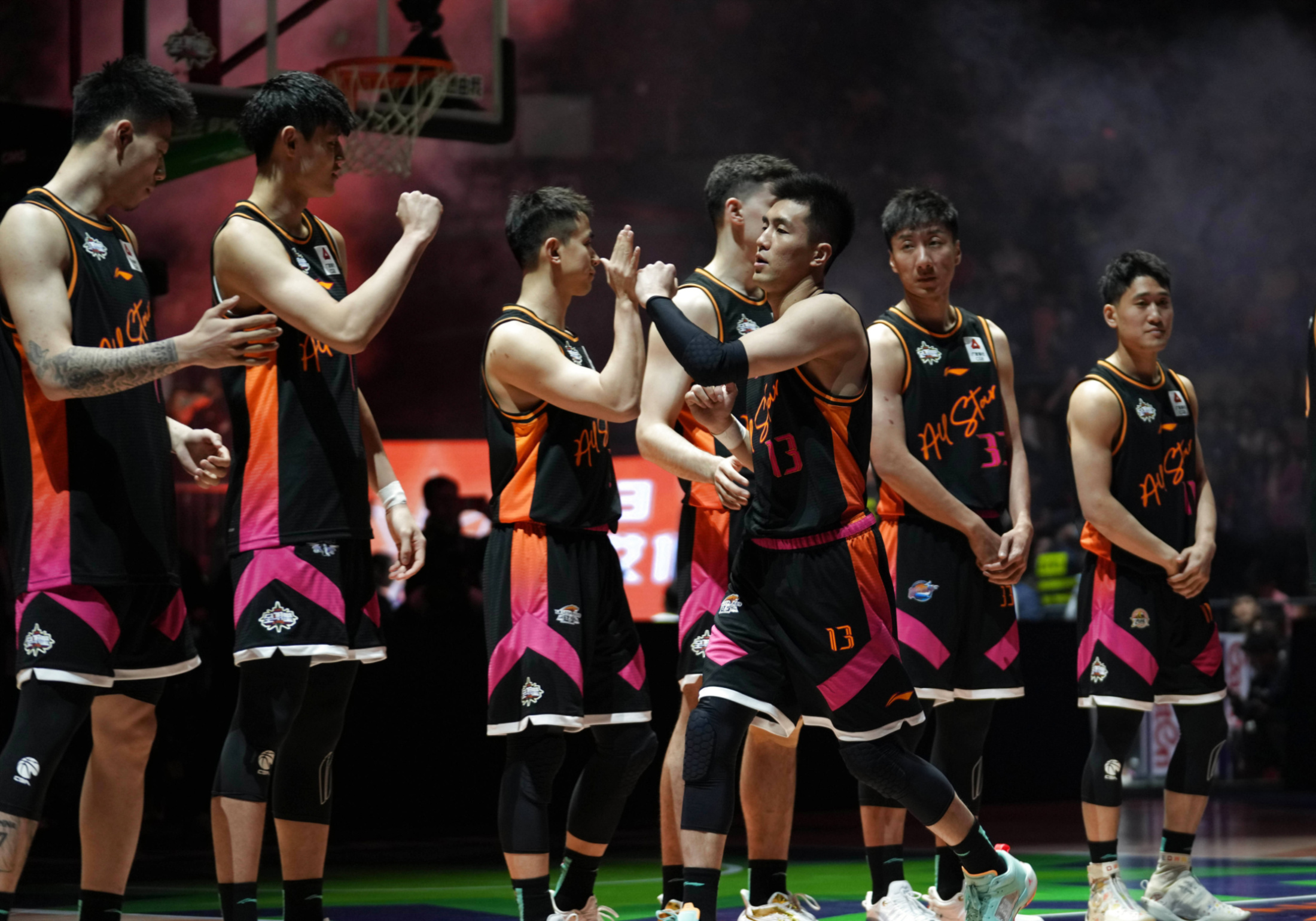 关于赛地聚焦:CBA常规赛转会期热度飙升,塞维利亚再遭质疑,话题不断,球队文化再被提及的信息 关于赛地聚焦:CBA常规赛转会期热度飙升,塞维利亚再遭质疑,话题不断,球队文化再被提及的信息