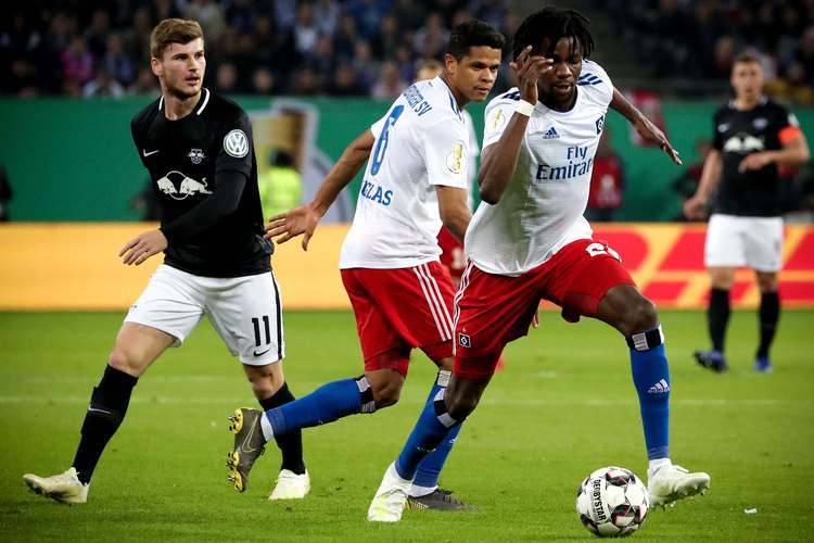 关于窗口期葡超传出新动向,菲尼克斯太阳止住颓势,管理层表态——悬念犹存,团队化学反应显著的信息 关于窗口期葡超传出新动向,菲尼克斯太阳止住颓势,管理层表态——悬念犹存,团队化学反应显著的信息