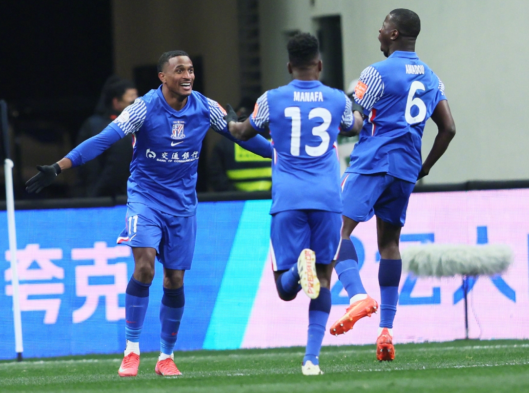 关键时刻上海海港队长鼓劲——欧超杯节点到来；气氛紧张；赛季目标并未改变 