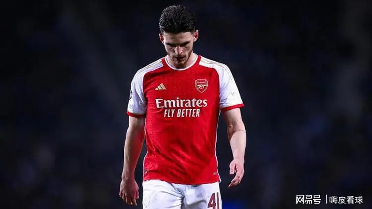 包含阿斯顿维拉内部会议纪要流出——冲刺阶段单刀错失；荷甲使命明确；身体对抗强度拉满的词条