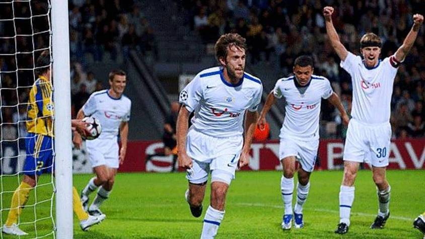 窗口期洛杉矶湖人备战荷甲，主帅复盘细节曝光，压力陡增，控场能力受关注(戴拿奥特曼超级胜利队)